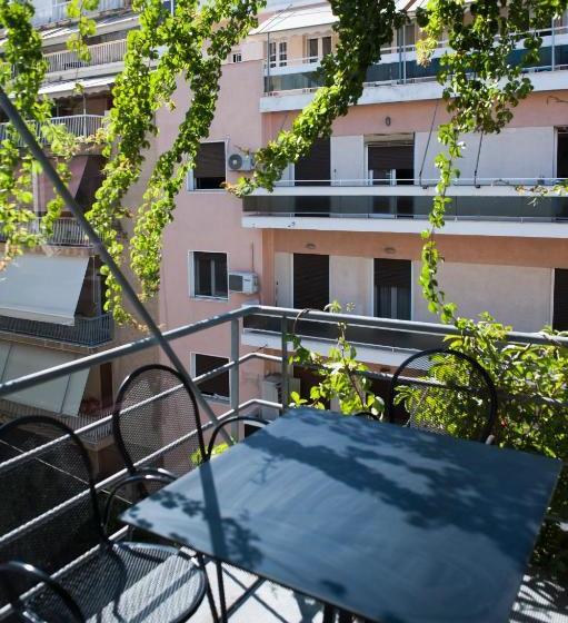 Caravel Voyage Suites By Livingspace