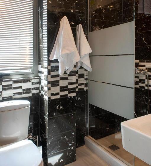 Caravel Voyage Suites By Livingspace