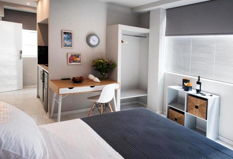 Caravel Voyage Suites By Livingspace