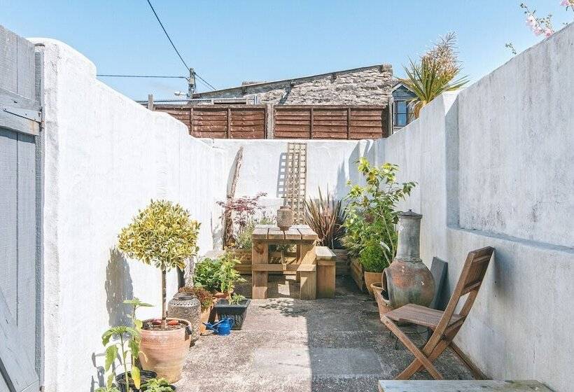 Church Cottage West Down, Sleeps 6 7, Dog Friendly