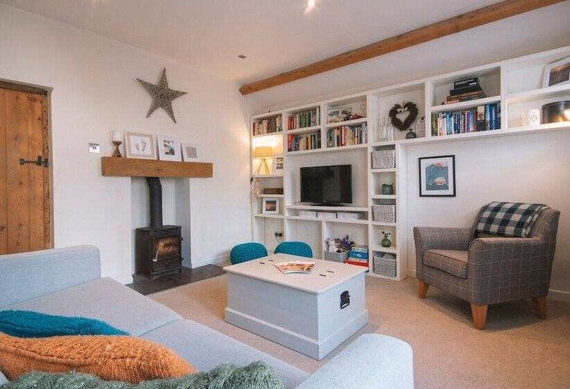 Church Cottage West Down, Sleeps 6 7, Dog Friendly