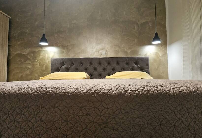 Deluxe Apartment Near The Bridge