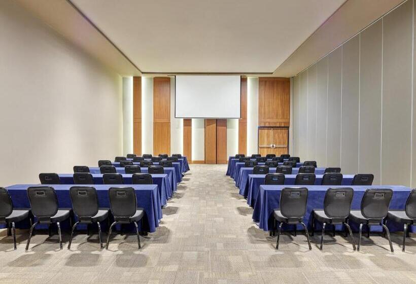 Отель Grand Fiesta Americana Oaxaca