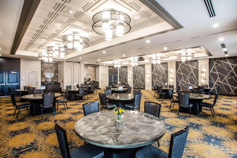 Отель Homewood Suites By Hilton Salina Downtown