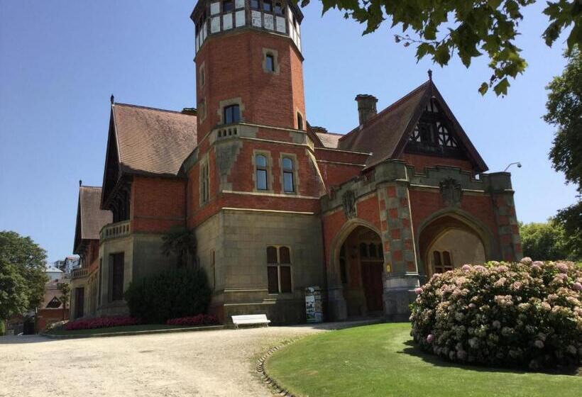 Отель Uma Suites Ondarreta