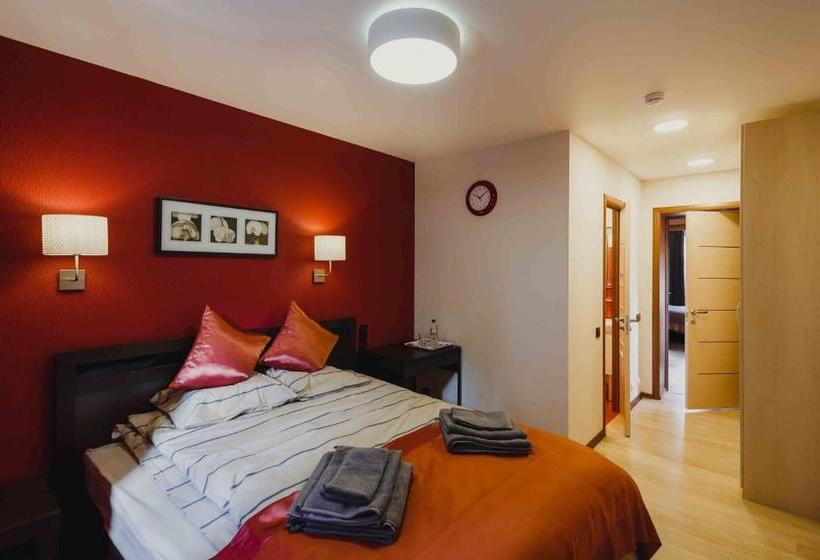 هتل Rooms And Breakfast