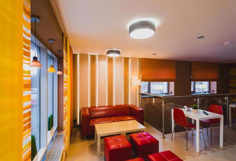 هتل Rooms And Breakfast