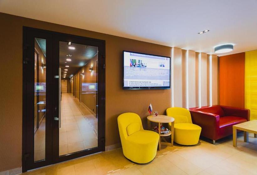 هتل Rooms And Breakfast