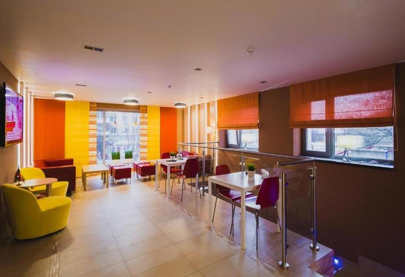 هتل Rooms And Breakfast