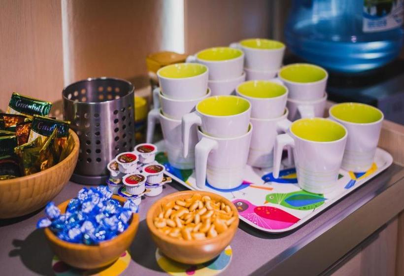 هتل Rooms And Breakfast