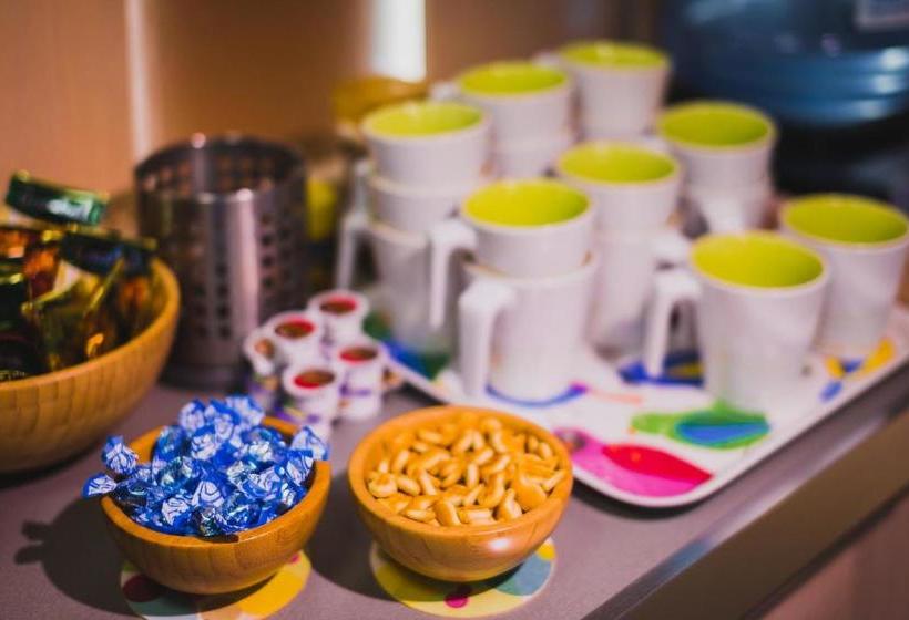 هتل Rooms And Breakfast