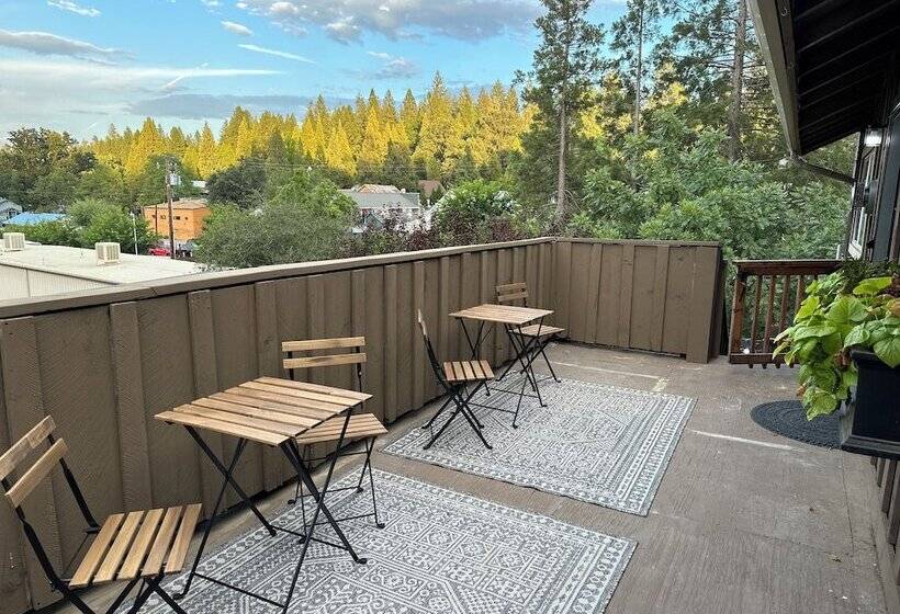 호텔 Yosemite Basecamp