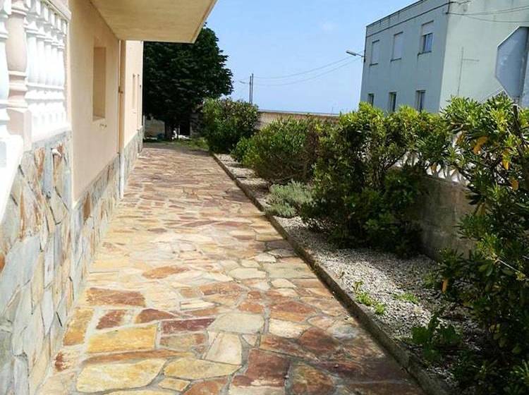 Charming House In Nois Lugo With Terrace And Garden