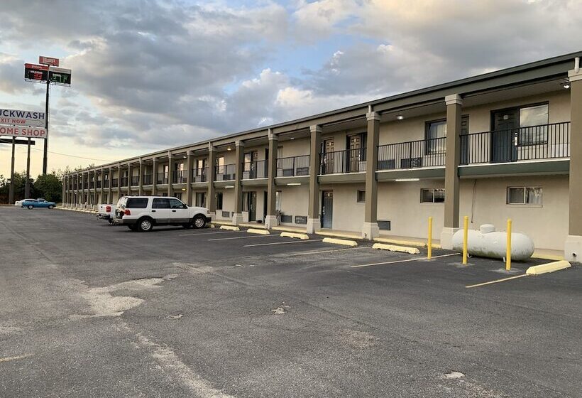 מוטל Travelers Inn