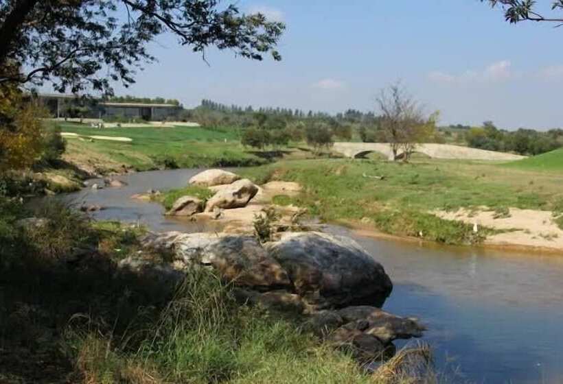 פנסיון Creek Lane Guest House