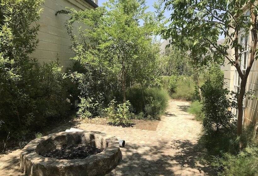 פנסיון Creek Lane Guest House