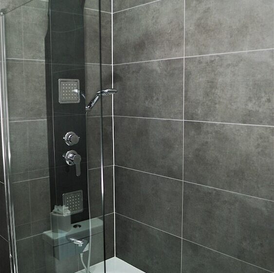 Sapphire House Apartments