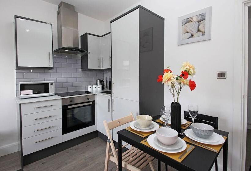 Sapphire House Apartments