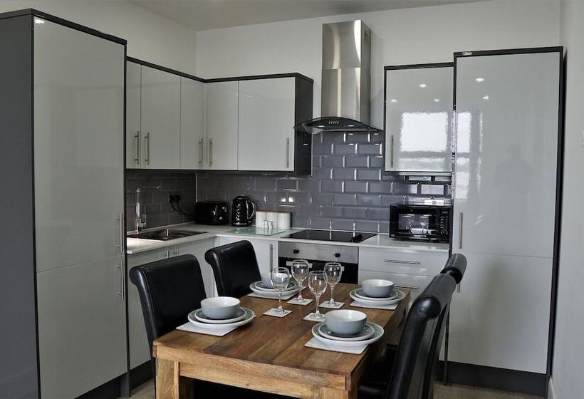 Sapphire House Apartments