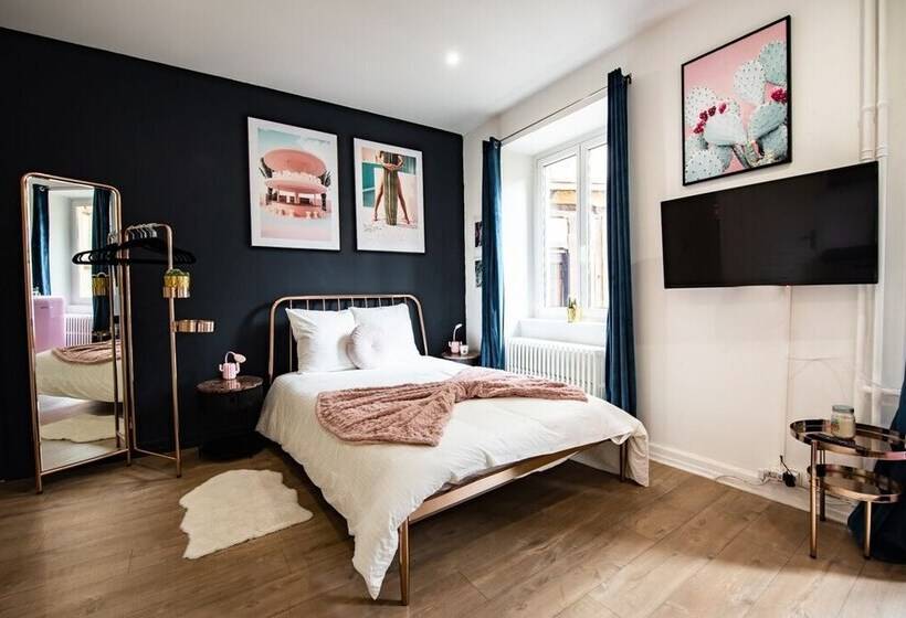 Théâtre Sinne Luxury Apartment