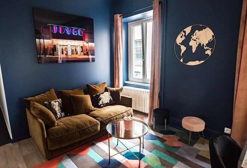 Théâtre Sinne Luxury Apartment