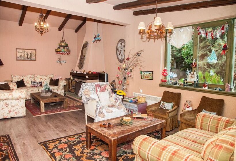 Utopia Mountain Chalet