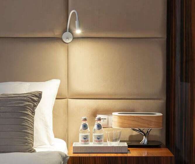 V Hotel & Rooftop Lounge