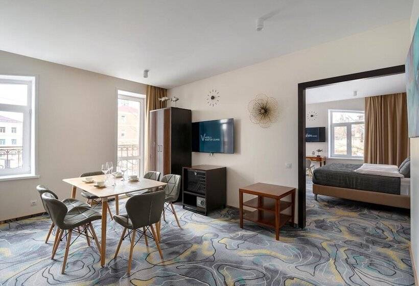 V Hotel & Rooftop Lounge