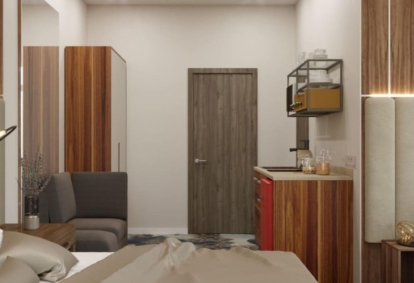 V Hotel & Rooftop Lounge