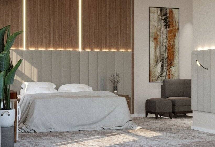 V Hotel & Rooftop Lounge