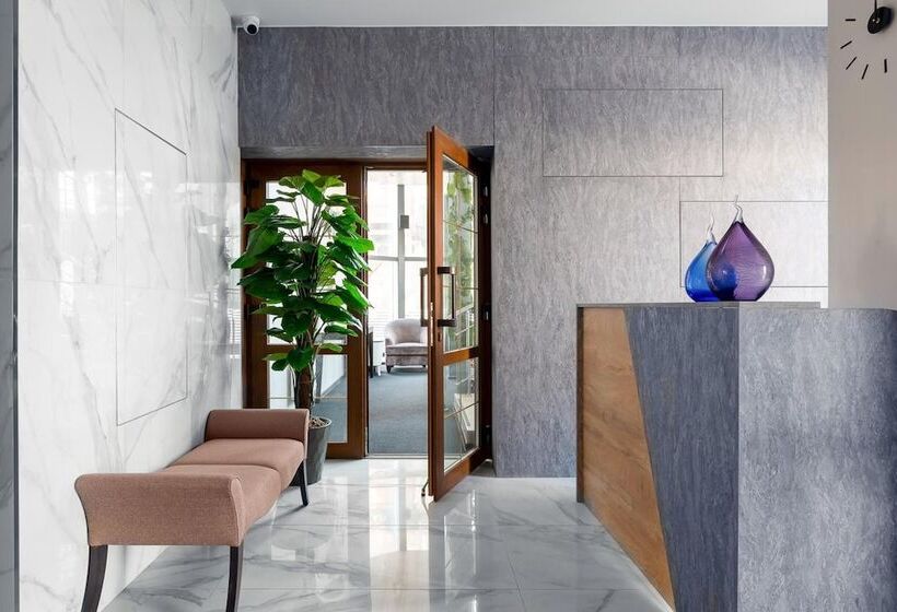 V Hotel & Rooftop Lounge