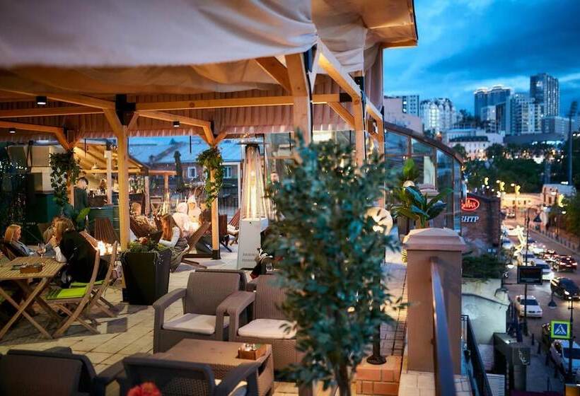 V Hotel & Rooftop Lounge