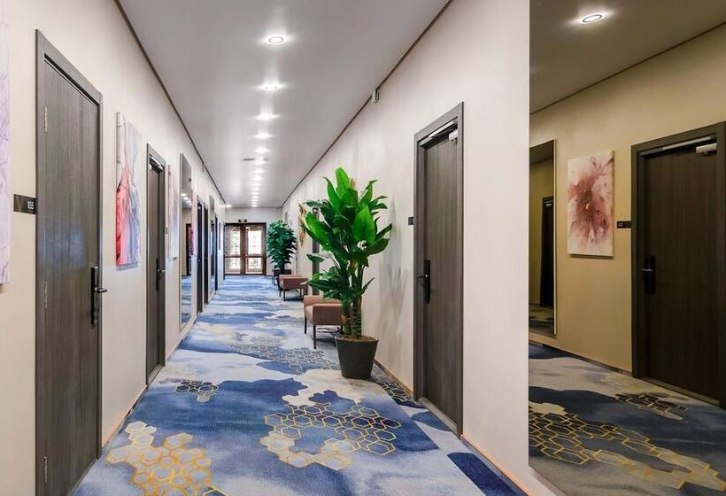 V Hotel & Rooftop Lounge