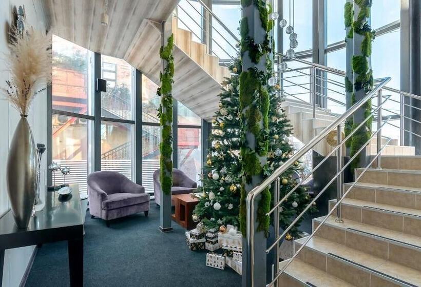 V Hotel & Rooftop Lounge