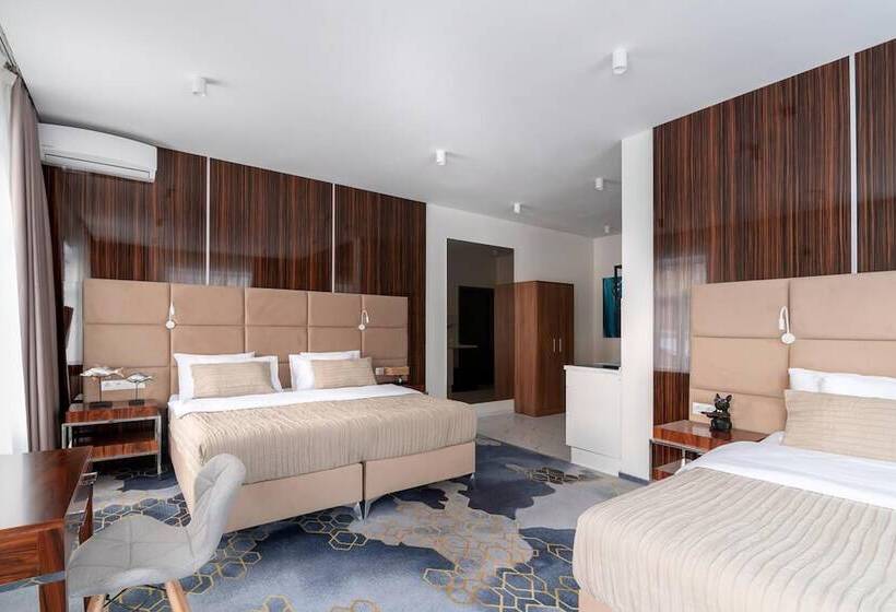 V Hotel & Rooftop Lounge