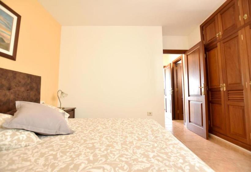 Apartamentos El Charcon