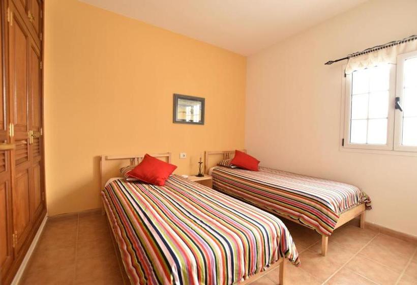 Apartamentos El Charcon