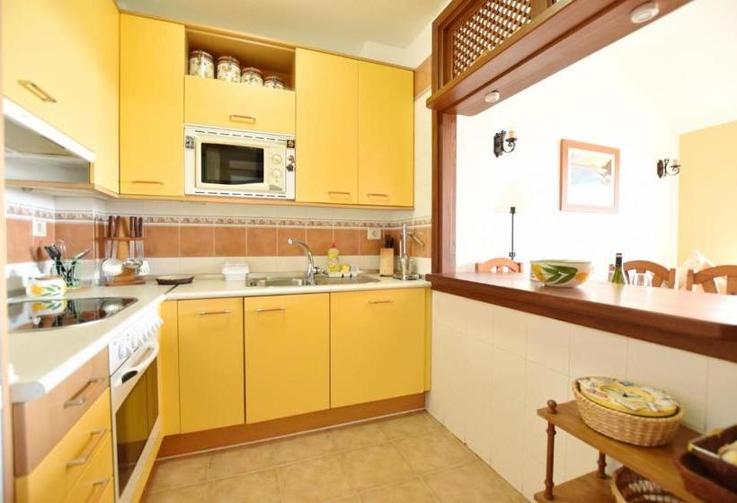 Apartamentos El Charcon