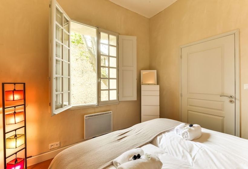 Appartement De Caractère Entre St Rémy Et Avignon, 74m2, 2 à 4 Personnes