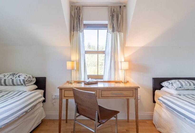 مبيت وإفطار Alaind Lodges