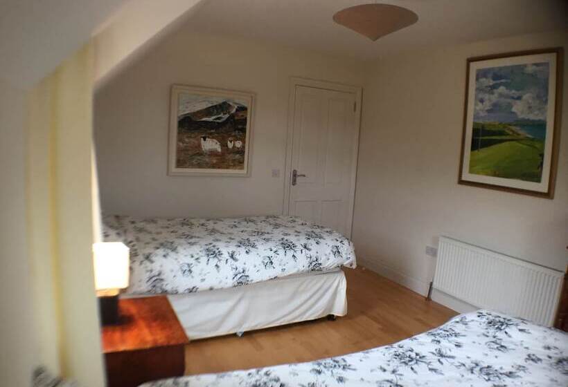 민박 Alaind Lodges