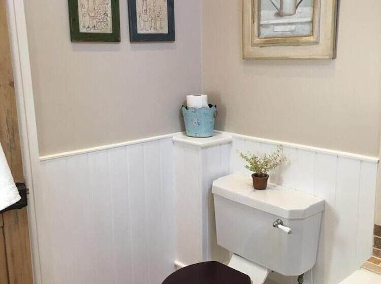 مبيت وإفطار Ivy Cottage