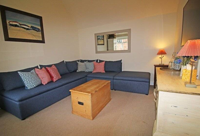 مبيت وإفطار Ivy Cottage