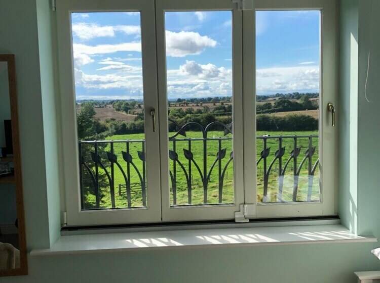 민박 Lillium House