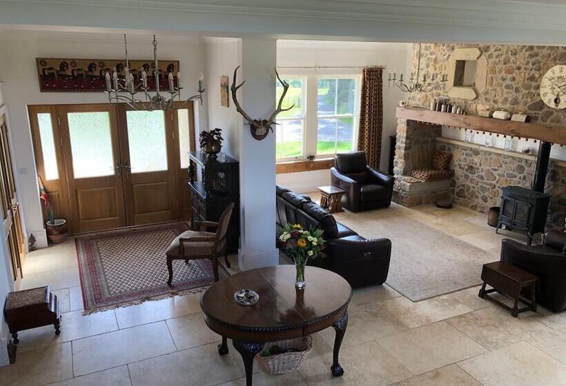 민박 Lillium House