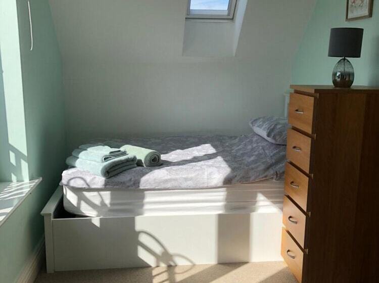 민박 Lillium House