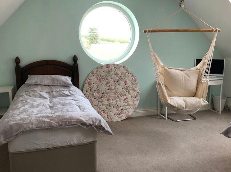 민박 Lillium House