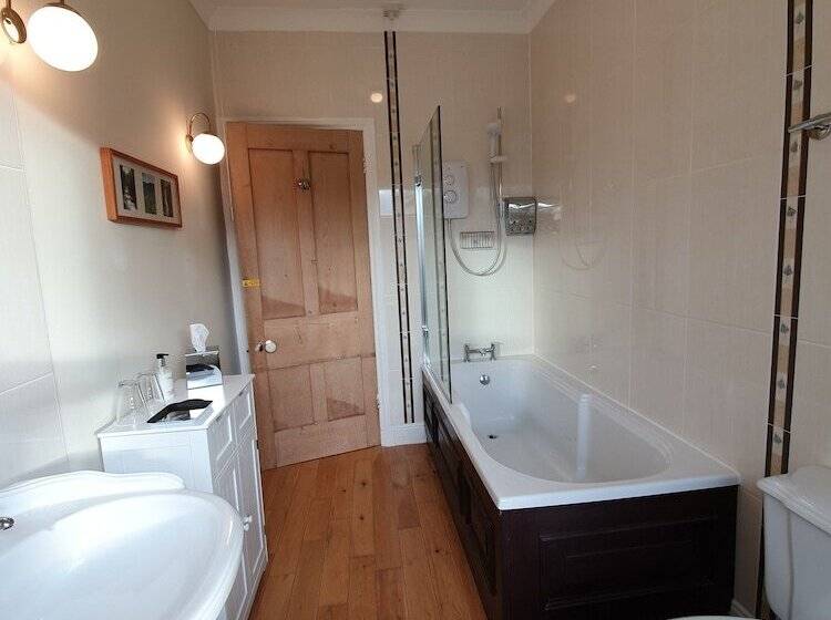 Bed and Breakfast Tyn Y Fron Country House