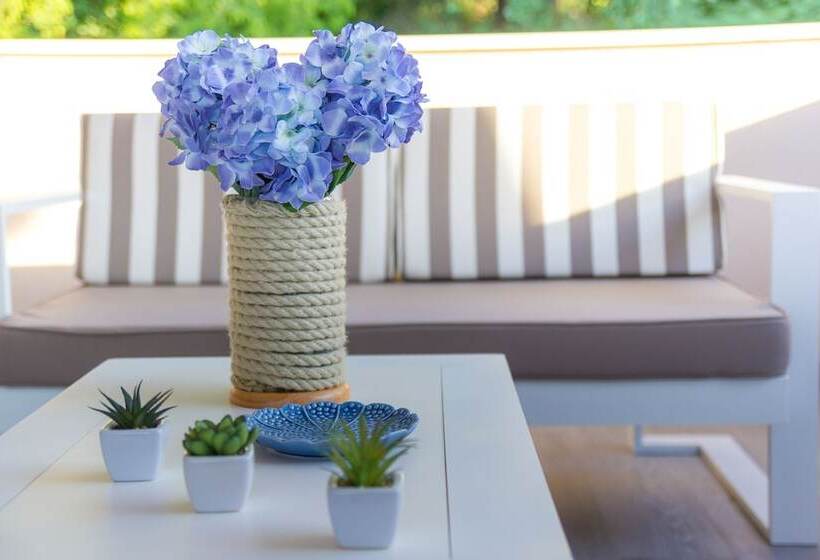 Bella Vista Luxury Apartments