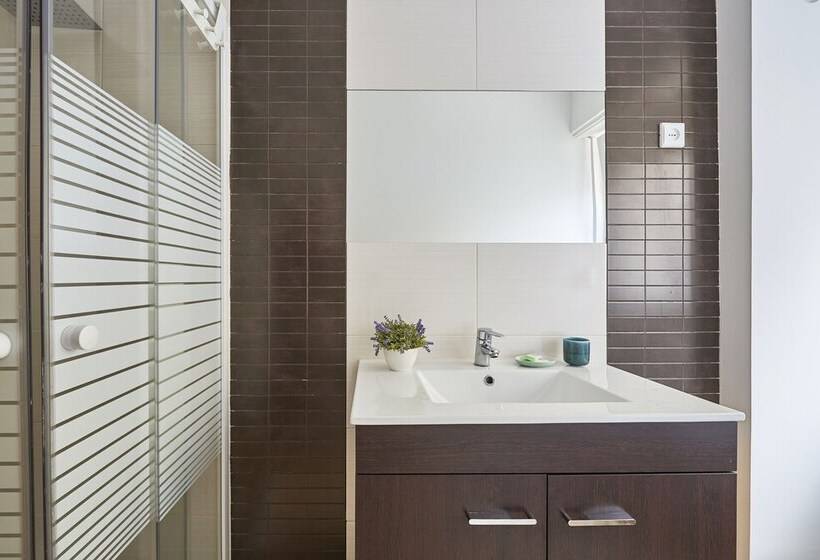 Belém Light Filled Apartment, By Timecooler